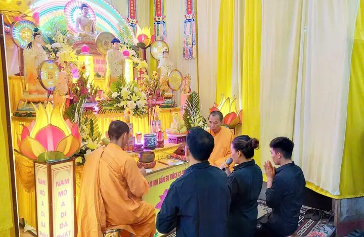 Cúng 49 Ngày Ở Chùa Hay Ở Nhà: So Sánh Chi Tiết, Tiêu Chí Chọn & Nghi Thức Chuẩn
