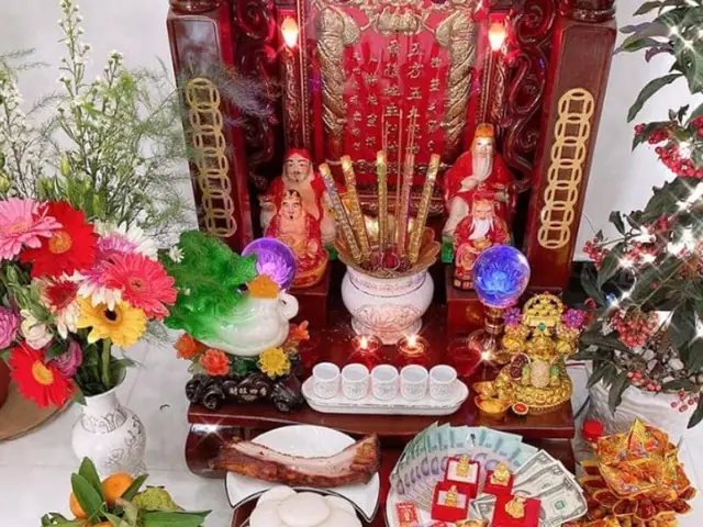 Hướng Dẫn Cúng An Vị Thần Tài Thổ Địa: Văn Khấn Chuẩn Xác, Cách Sắm Lễ Đầy Đủ Nhất 2025