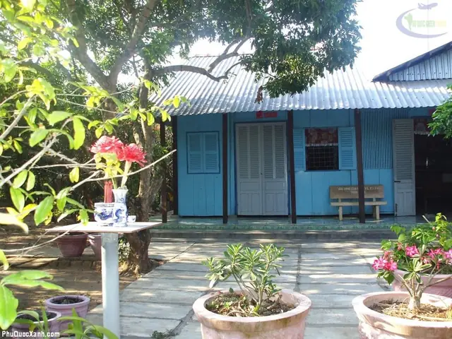 Văn Khấn Cúng Bàn Thiên Ngoài Trời (cây Hương Ngoài Trời): Full Lời Khấn, Cách Bày Cúng & Ý Nghĩa Chuẩn Lễ Nghi