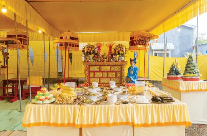 Hướng Dẫn Nghi Thức Cúng Cô Hồn Huế Chi Tiết: Thí Thực, Mâm Cúng, Thời Gian Và Dịch Vụ Trọn Gói Hướng Dẫn Nghi Thức Cúng Cô Hồn Huế Chi Tiết: Thí Thực, Mâm Cúng, Thời Gian Và Dịch Vụ Trọn Gói