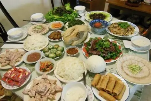 Cúng Cửu Huyền Mấy Chén Cơm Đúng Quy Chuan? Giải Mã Số Lượng 9, 5, 4, 3 Theo Từng Dịp Lễ