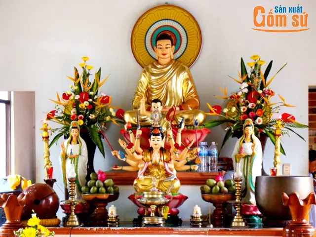 Hướng Dẫn Cúng Dường Tam Bảo Đúng Pháp: Ý Nghĩa, Lễ Vật, Văn Khấn Và Công Đức