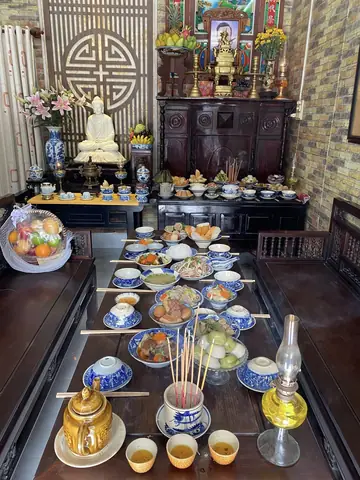 Hướng Dẫn Cách Cúng Giỗ Chuẩn Theo Phong Tục: Thứ Tự, Văn Khấn, Lễ Vật Và Lưu Ý Quan Trọng Hướng Dẫn Cách Cúng Giỗ Chuẩn Theo Phong Tục: Thứ Tự, Văn Khấn, Lễ Vật Và Lưu Ý Quan Trọng