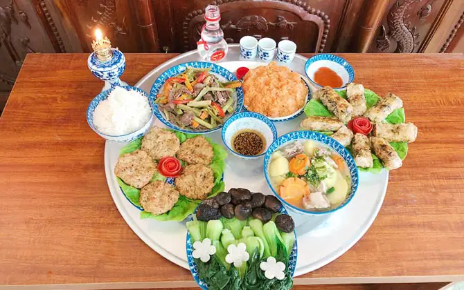 Hướng Dẫn Cách Cúng Giỗ Chuẩn Theo Phong Tục: Thứ Tự, Văn Khấn, Lễ Vật Và Lưu Ý Quan Trọng Hướng Dẫn Cách Cúng Giỗ Chuẩn Theo Phong Tục: Thứ Tự, Văn Khấn, Lễ Vật Và Lưu Ý Quan Trọng