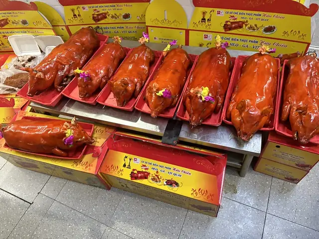 Cách Cúng Heo Quay Bà Chúa Xứ Chuẩn Nghi Thức, Ý Nghĩa Và Chọn Mua Đúng Chất Cách Cúng Heo Quay Bà Chúa Xứ Chuẩn Nghi Thức, Ý Nghĩa Và Chọn Mua Đúng Chất
