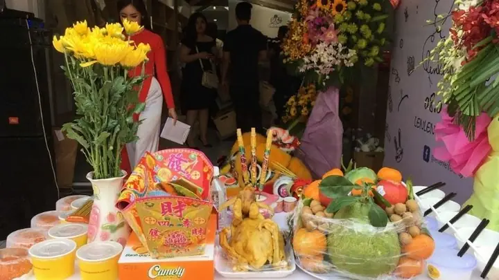 Hướng Dẫn Cúng Khai Trương Quay Hướng Nào Chuẩn: Quay Vào Hay Ra, Xác Định Hướng Tốt/xấu Theo Phong Thủy Hướng Dẫn Cúng Khai Trương Quay Hướng Nào Chuẩn: Quay Vào Hay Ra, Xác Định Hướng Tốt/xấu Theo Phong Thủy