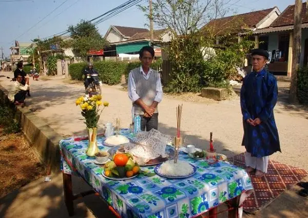 Cách Làm Bài Cúng Tất Niên Ngoài Sân Cuối Năm Chi Tiết Cho Gia Đình Việt Nam