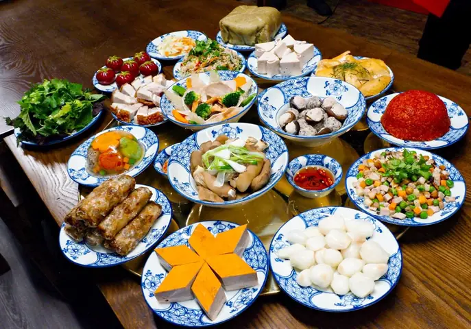 Giờ Cúng Rằm Hàng Tháng Vào Lúc Nào Tốt Nhất? Chi Tiết Giờ Mão, Giờ Ngọ Và Lưu Ý Ngày 14/15