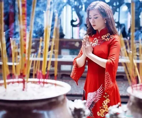 Văn Khấn Cúng Rằm Tháng 9 Âm Lịch Chuẩn Nhất: Lễ Vật, Nghi Thức Và Điều Kiêng Kỵ Đầy Đủ