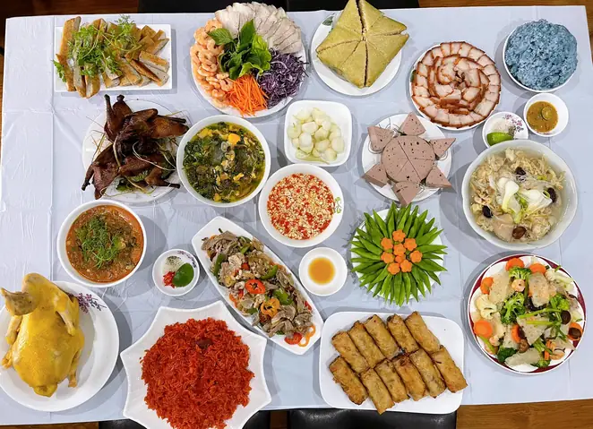 Hướng Dẫn Cúng Tất Niên Tại Nhà Chi Tiết: Thời Gian, Mâm Cúng, Văn Khấn Chuẩn Truyền Thống