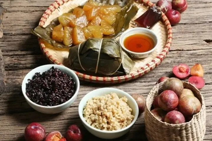 Cúng Tết Đoan Ngọ Vào Giờ Nào? Giờ Ngọ 11h-13h Và Các Khung Giờ Thay Thế Đẹp Nhất
