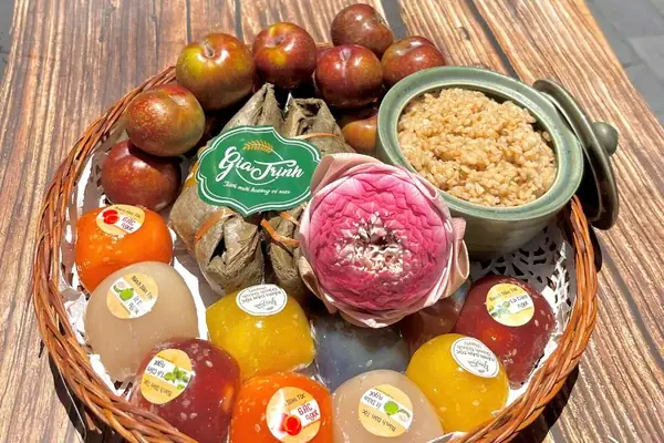 Hướng Dẫn Cúng Tết Đoan Ngọ Đầy Đủ: Thời Gian, Mâm Cúng Chuẩn, Văn Khấn Và Cách Bày Đúng Phong Tục