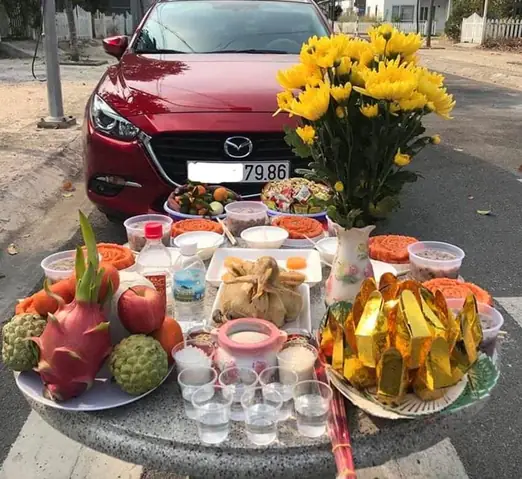 Nên Cúng Xe Gà Trống Hay Gà Mái? Giải Đáp Chi Tiết Theo Phong Tục & Cách Chọn Gà Cúng Chuẩn Nên Cúng Xe Gà Trống Hay Gà Mái? Giải Đáp Chi Tiết Theo Phong Tục & Cách Chọn Gà Cúng Chuẩn