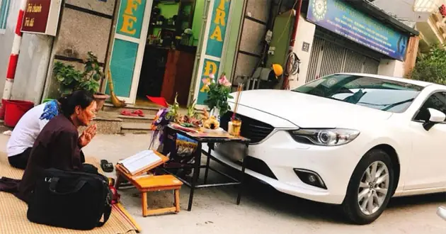 Cúng Xe Máy Bị Tai Nạn: Quy Trình, Lễ Vật, Văn Khấn Chuẩn Và Thời Điểm Hóa Giải