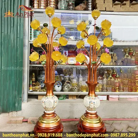 Đèn Điện Thờ Cúng: Chọn Mua Loại Nào Tốt, Có Nên Đặt Trên Bàn Thờ Không? Đèn Điện Thờ Cúng: Chọn Mua Loại Nào Tốt, Có Nên Đặt Trên Bàn Thờ Không?