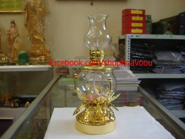 Hướng Dẫn Chọn Mua & Sử Dụng Đèn Thắp Dầu Thơm Cúng Phật: Ý Nghĩa, Loại, Cách Dùng Hiệu Quả