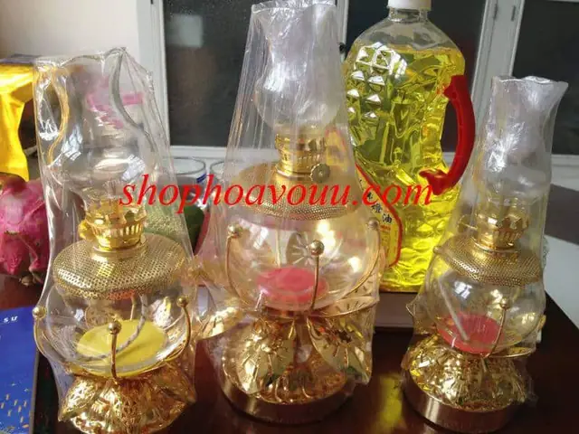 Hướng Dẫn Chọn Mua & Sử Dụng Đèn Thắp Dầu Thơm Cúng Phật: Ý Nghĩa, Loại, Cách Dùng Hiệu Quả