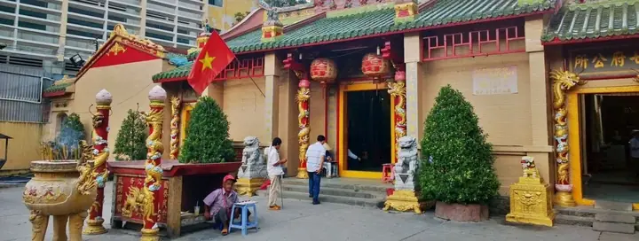 Hướng Dẫn Sắm Lễ, Mâm Cúng Chi Tiết & Văn Khấn Chuẩn Chùa Bà Thiên Hậu Bình Dương