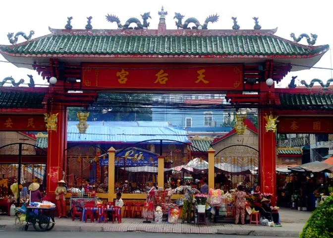 Hướng Dẫn Sắm Lễ, Mâm Cúng Chi Tiết & Văn Khấn Chuẩn Chùa Bà Thiên Hậu Bình Dương