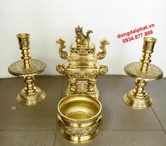 Chọn Mua Bộ Đỉnh Đồng Thờ Cúng Nhỏ: Báo Giá, Kích Thước Chuẩn & Cách Bài Trí Cho Bàn Thờ Treo, Chung Cư