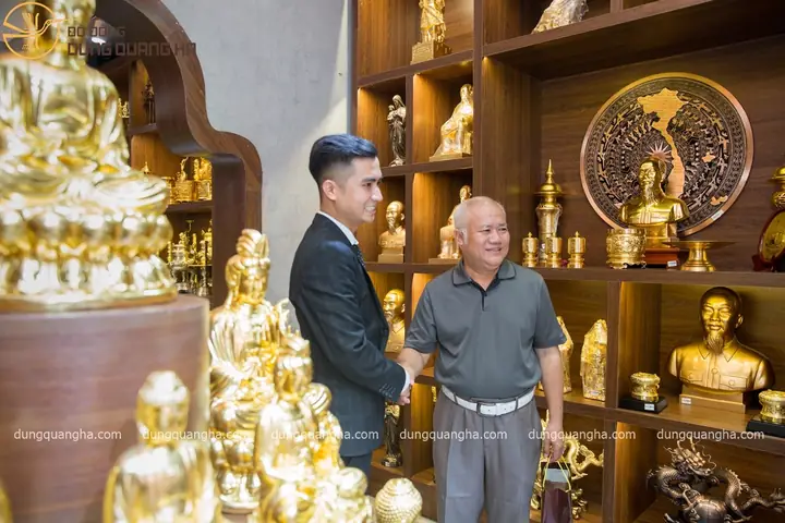 Mua Bộ Đồ Thờ Cúng Phật Giáo Trọn Bộ: Danh Sách Đầy Đủ, Cách Bố Trí & Chọn Chất Liệu Phù Hợp Mua Bộ Đồ Thờ Cúng Phật Giáo Trọn Bộ: Danh Sách Đầy Đủ, Cách Bố Trí & Chọn Chất Liệu Phù Hợp
