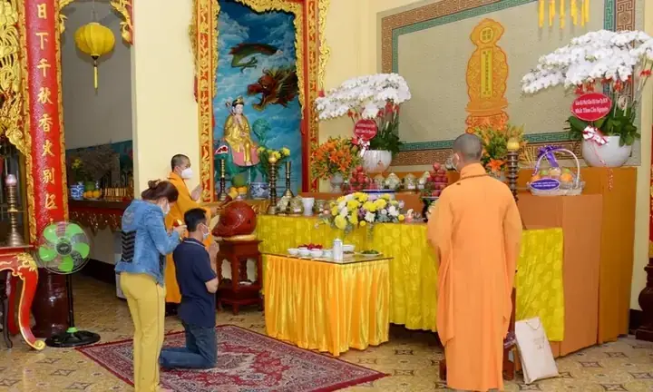 Hướng Dẫn Cúng Giải Hạn Tam Tai Tại Chùa: Quy Trình, Lễ Vật, Thời Gian, Khấn Văn Và Chọn Địa Điểm Uy Tín