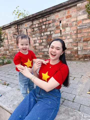 100+ Hình Ảnh Bảo Duy Cùng Vợ Và Hai Con Gái Xinh 100+ Hình Ảnh Bảo Duy Cùng Vợ Và Hai Con Gái Xinh