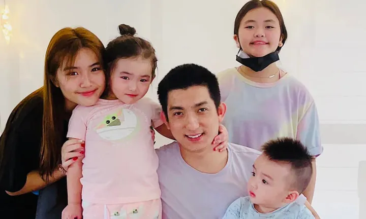 100+ Hình Ảnh Bảo Duy Cùng Vợ Và Hai Con Gái Xinh 100+ Hình Ảnh Bảo Duy Cùng Vợ Và Hai Con Gái Xinh