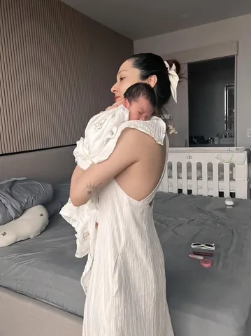 100+ Hình Ảnh Bảo Duy Cùng Vợ Và Hai Con Gái Xinh 100+ Hình Ảnh Bảo Duy Cùng Vợ Và Hai Con Gái Xinh