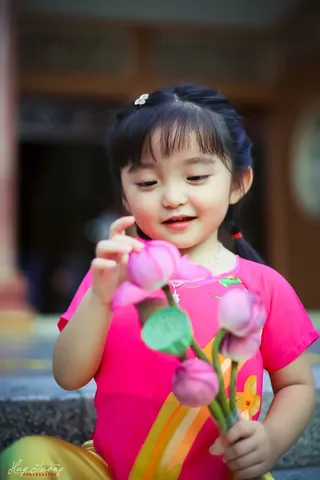 100+ Hình Ảnh Bé Gái Xin Ăn Dễ Thương, Hình Nền Bé Ăn Ngon 4k