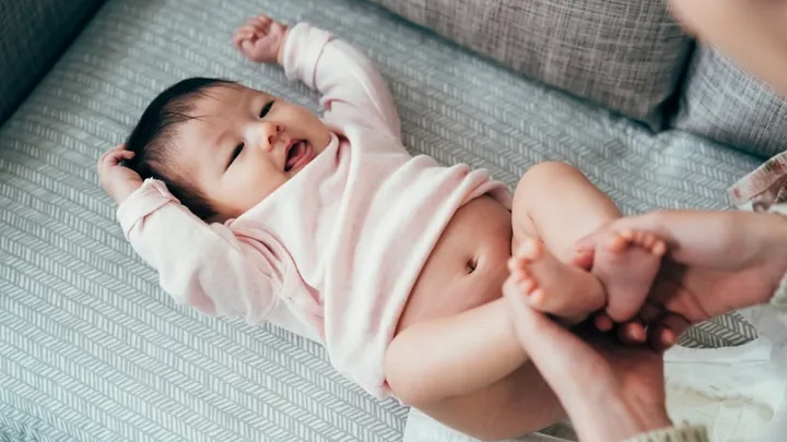 100+ Hình Ảnh Bé Gái Xin Ăn Dễ Thương, Hình Nền Bé Ăn Ngon 4k