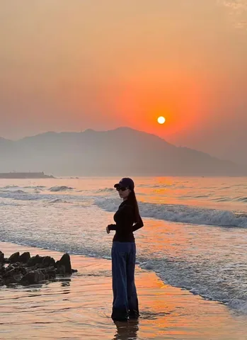 100+ Hình Ảnh Bình Minh Trên Biển Và Cô Girl Xinh 4k Chill Cực Đã