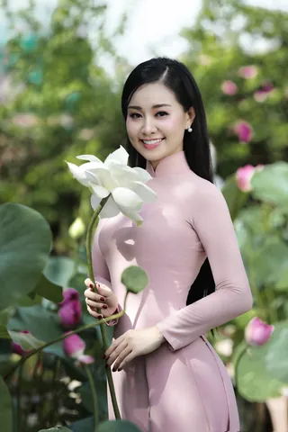 100+ Hình Ảnh Cô Gái Bên Cành Sen Đẹp Trong Chùa, Full 4k Thiền 100+ Hình Ảnh Cô Gái Bên Cành Sen Đẹp Trong Chùa, Full 4k Thiền