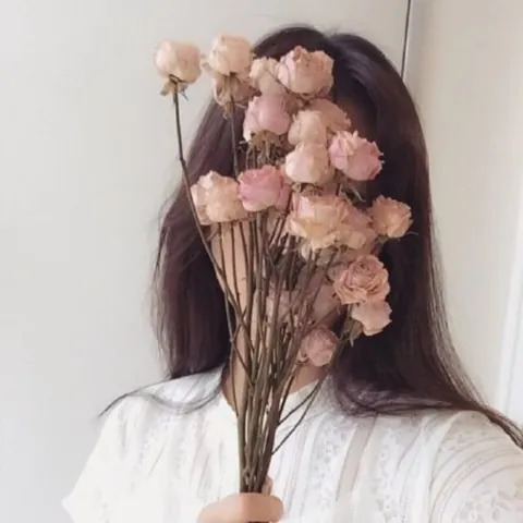 100+ Hình Ảnh Cô Gái Cầm Hoa Đẹp Full 4k, Hình Nền Avatar Cực Chill 100+ Hình Ảnh Cô Gái Cầm Hoa Đẹp Full 4k, Hình Nền Avatar Cực Chill