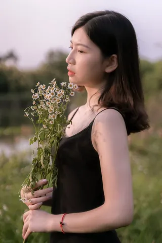 100+ Hình Ảnh Cô Gái Cầm Hoa Đẹp Full 4k, Hình Nền Avatar Cực Chill 100+ Hình Ảnh Cô Gái Cầm Hoa Đẹp Full 4k, Hình Nền Avatar Cực Chill