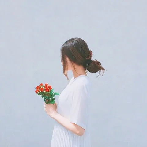 100+ Hình Ảnh Cô Gái Cầm Hoa Đẹp Full 4k, Hình Nền Avatar Cực Chill 100+ Hình Ảnh Cô Gái Cầm Hoa Đẹp Full 4k, Hình Nền Avatar Cực Chill