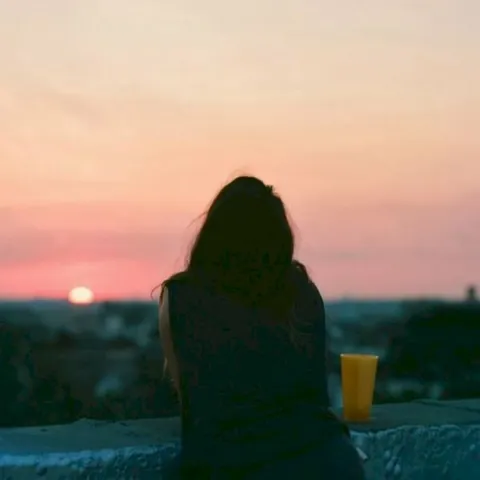 100+ Hình Ảnh Cô Gái Chụp Lưng Đẹp Nghệ Thuật, Chill Cực Chân