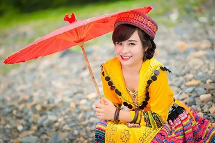 100+ Hình Ảnh Cô Gái Dân Tộc Hơ Mông Đẹp Nhất, 100+ Bức Ảnh Cô Gái Dân Tố Hơ Mông Phong Cách Truyền Thống, 100+ Hình Ảnh Cô Gái Hơ Mông Cánh Đồng Giản Dị