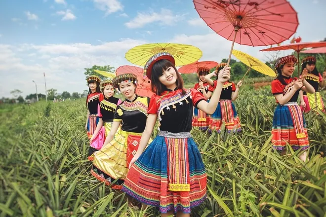 100+ Hình Ảnh Cô Gái Dân Tộc Hơ Mông Đẹp Nhất, 100+ Bức Ảnh Cô Gái Dân Tố Hơ Mông Phong Cách Truyền Thống, 100+ Hình Ảnh Cô Gái Hơ Mông Cánh Đồng Giản Dị