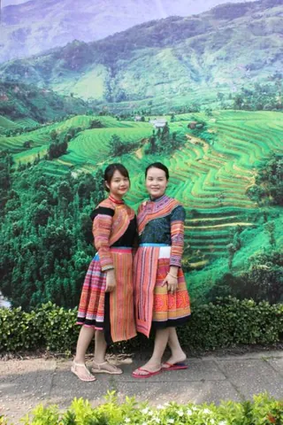 100+ Hình Ảnh Cô Gái Dân Tộc Hơ Mông Đẹp Nhất, 100+ Bức Ảnh Cô Gái Dân Tố Hơ Mông Phong Cách Truyền Thống, 100+ Hình Ảnh Cô Gái Hơ Mông Cánh Đồng Giản Dị