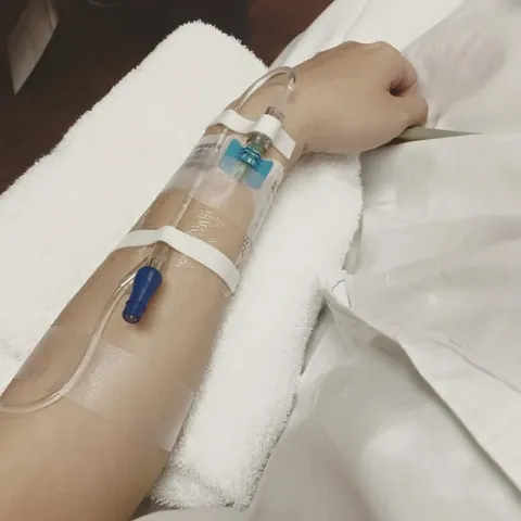 100+ Hình Ảnh Cô Gái Nằm Trong Viện Chill Chữa Lành Full 4k