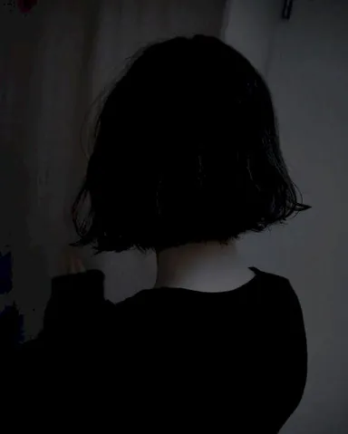 100+ Hình Ảnh Cô Gái Tóc Ngắn Buồn Quay Lưng Full Hd Chill Cực Chất