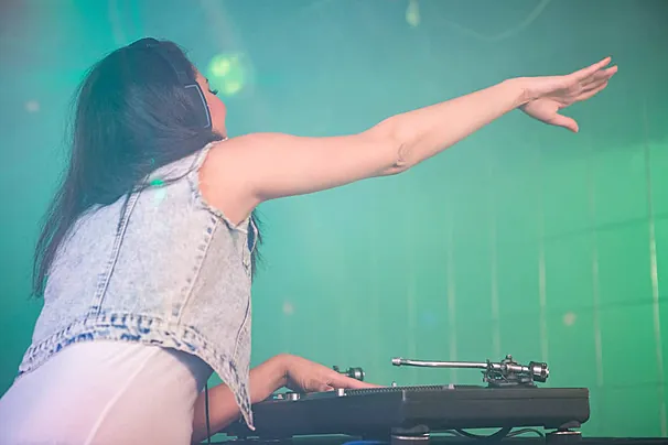 100+ Hình Ảnh Con Gái Đánh Dj Đẹp Nhất, Hình Nền Dj Girl Chất 100+ Hình Ảnh Con Gái Đánh Dj Đẹp Nhất, Hình Nền Dj Girl Chất