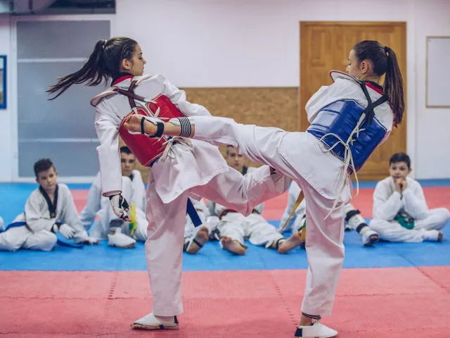 100+ Hình Ảnh Con Gái Học Võ Đẹp, Cool Ngầu Full Chất Lượng Cao