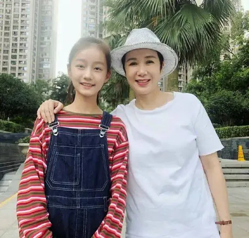 100+ Hình Ảnh Con Gái Triệu Vy Đẹp Nhất, Full Chất Lượng 4k Mới Nhất