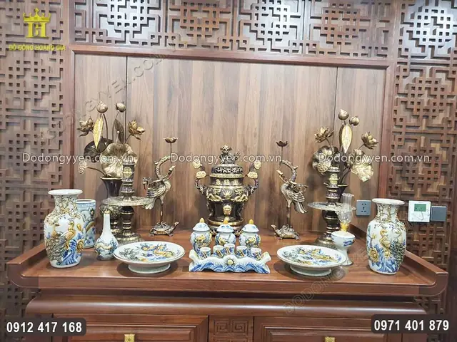 Tổng Hợp Hình Ảnh Đồ Thờ Cúng Đẹp, Sang Trọng: Mẫu Bàn Thờ Gia Tiên, Phật, Thần Tài & Ý Nghĩa Bộ Đồ Đầy Đủ Tổng Hợp Hình Ảnh Đồ Thờ Cúng Đẹp, Sang Trọng: Mẫu Bàn Thờ Gia Tiên, Phật, Thần Tài & Ý Nghĩa Bộ Đồ Đầy Đủ