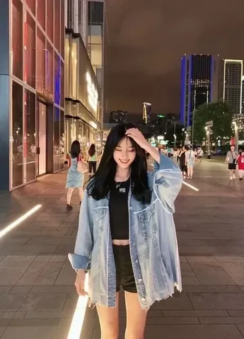 100+ Hình Ảnh Gái Xinh Đi Dạo Trên Phố Chill Chill, 100+ Ảnh Street Style Việt Cực Chất Cho Gen Z
