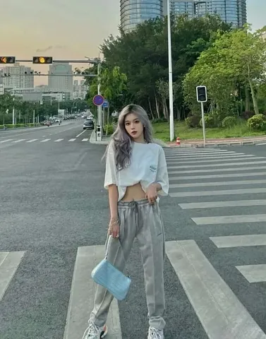 100+ Hình Ảnh Gái Xinh Đi Dạo Trên Phố Chill Chill, 100+ Ảnh Street Style Việt Cực Chất Cho Gen Z