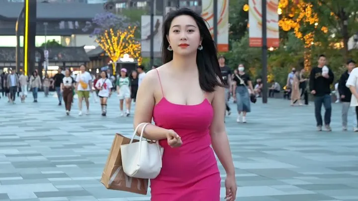 100+ Hình Ảnh Gái Xinh Đi Dạo Trên Phố Chill Chill, 100+ Ảnh Street Style Việt Cực Chất Cho Gen Z