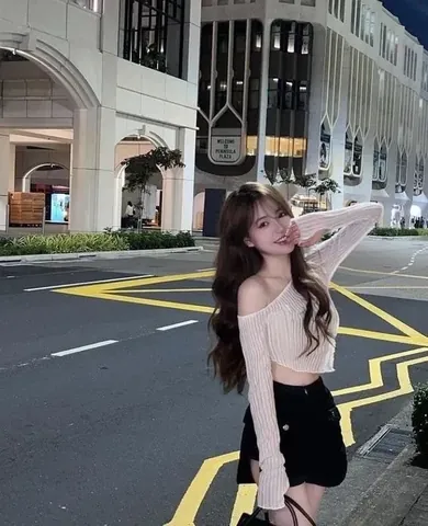 100+ Hình Ảnh Gái Xinh Đi Dạo Trên Phố Chill Chill, 100+ Ảnh Street Style Việt Cực Chất Cho Gen Z